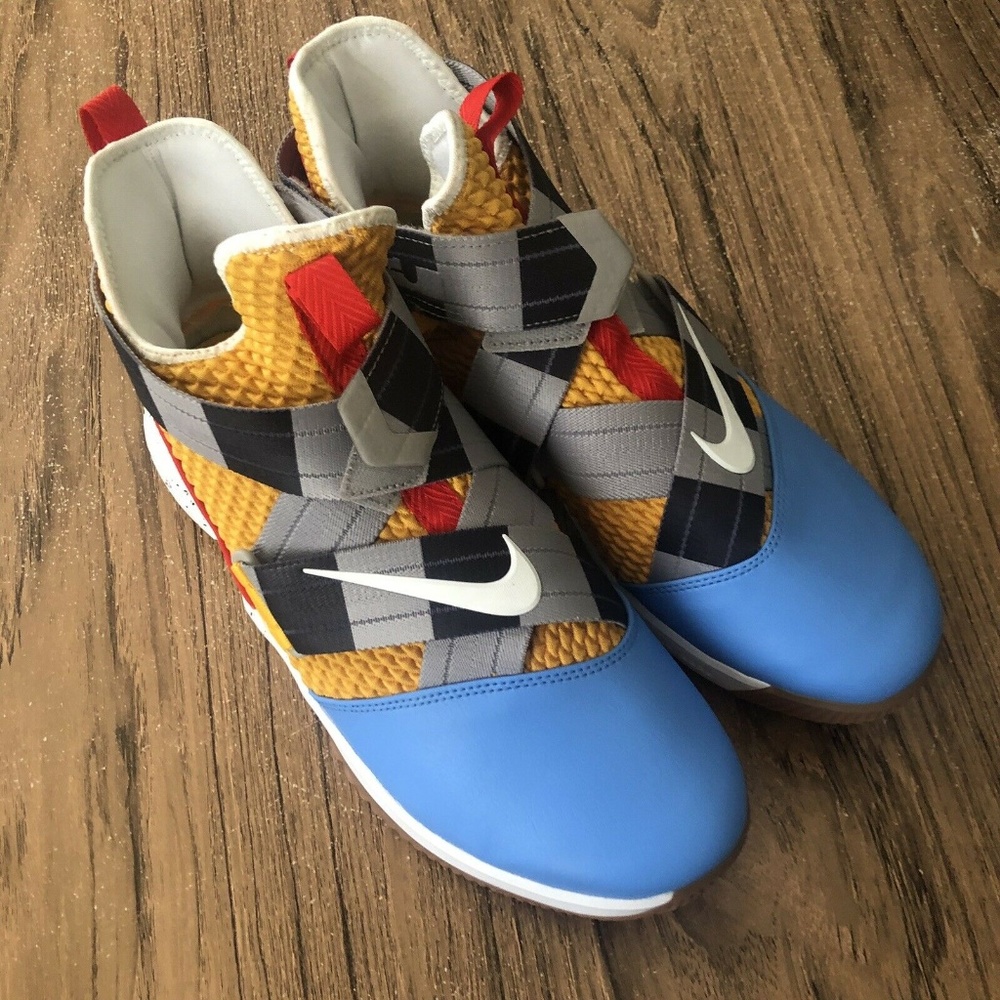 NIKE LEBRON SOLDIER XII FLYEASE SHOES "TOY STORY" - Picture 2 of 7
